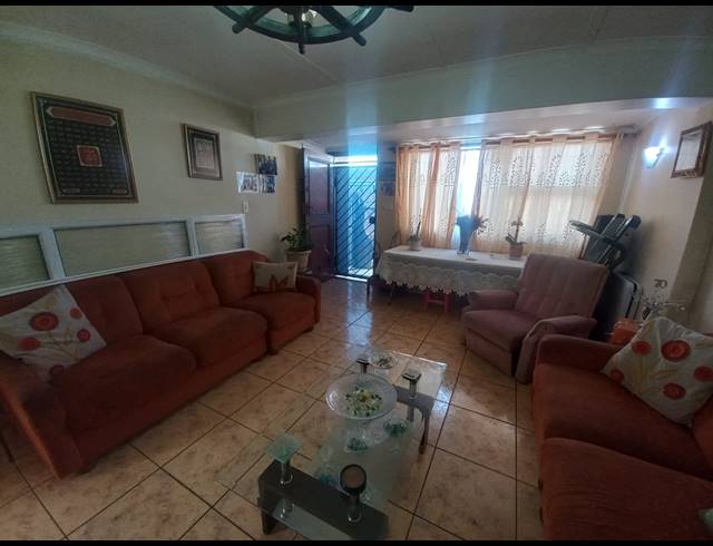 3 BEDROOM HOUSE FOR SALE IN PORTLANDS